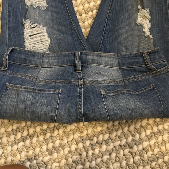 NWT high waist distressed jeans by Cello size 15♥️ - Picture 10 of 10